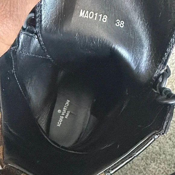 Louis Vuitton Laureate Desert Platform Boots Women’s sz 8 100% Authentic - Picture 9 of 9